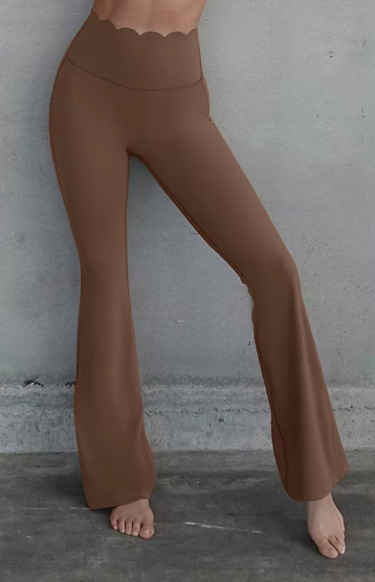 Legging taille haute festonné évasé Flora - Noir ou Cacao